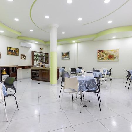 Hotel Lisbor Francisco Beltrão Екстериор снимка
