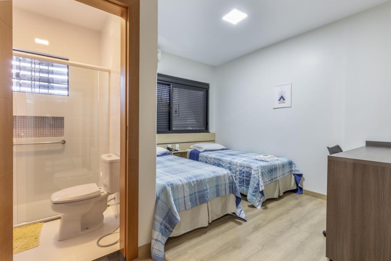 Hotel Lisbor Francisco Beltrão Екстериор снимка