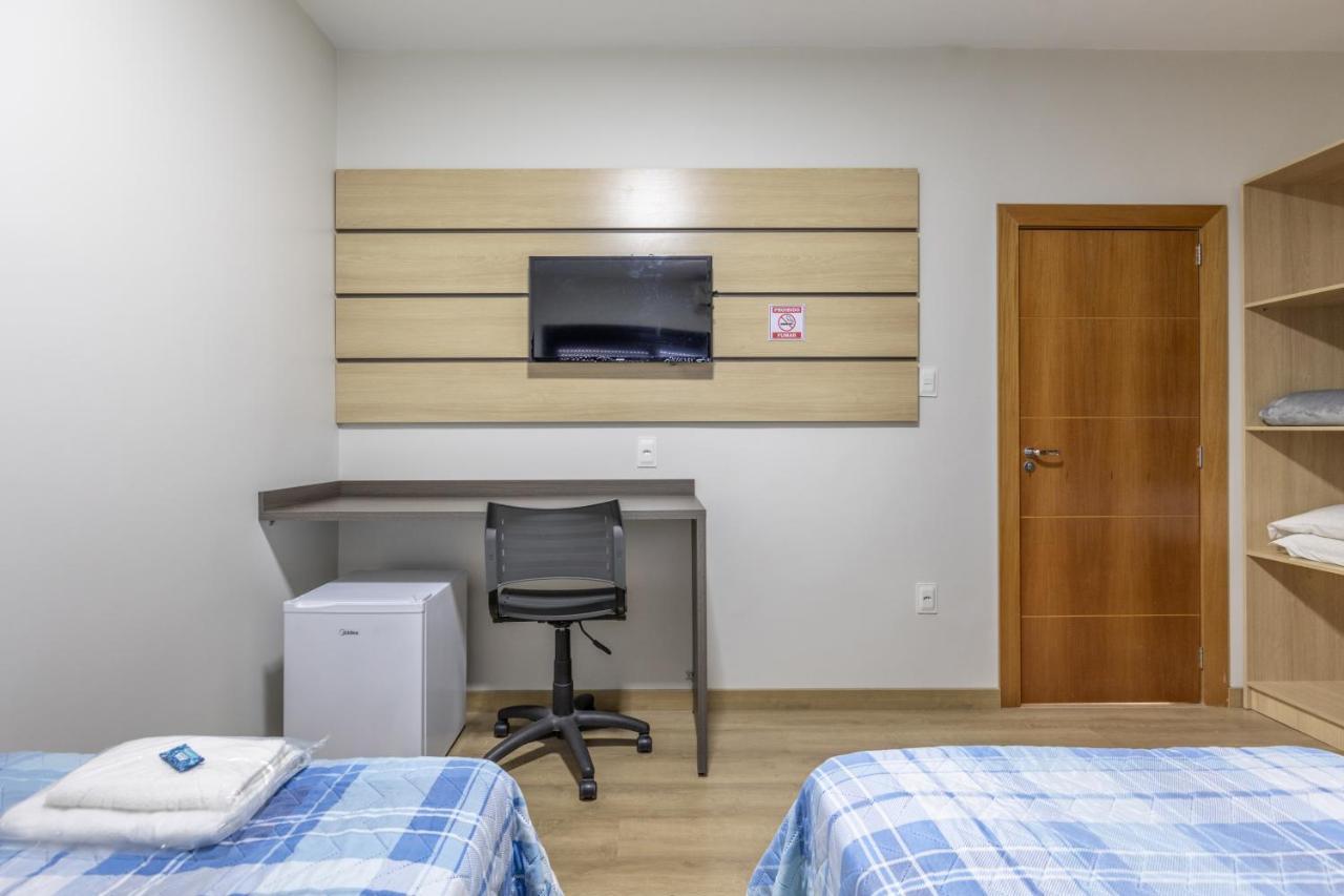 Hotel Lisbor Francisco Beltrão Екстериор снимка