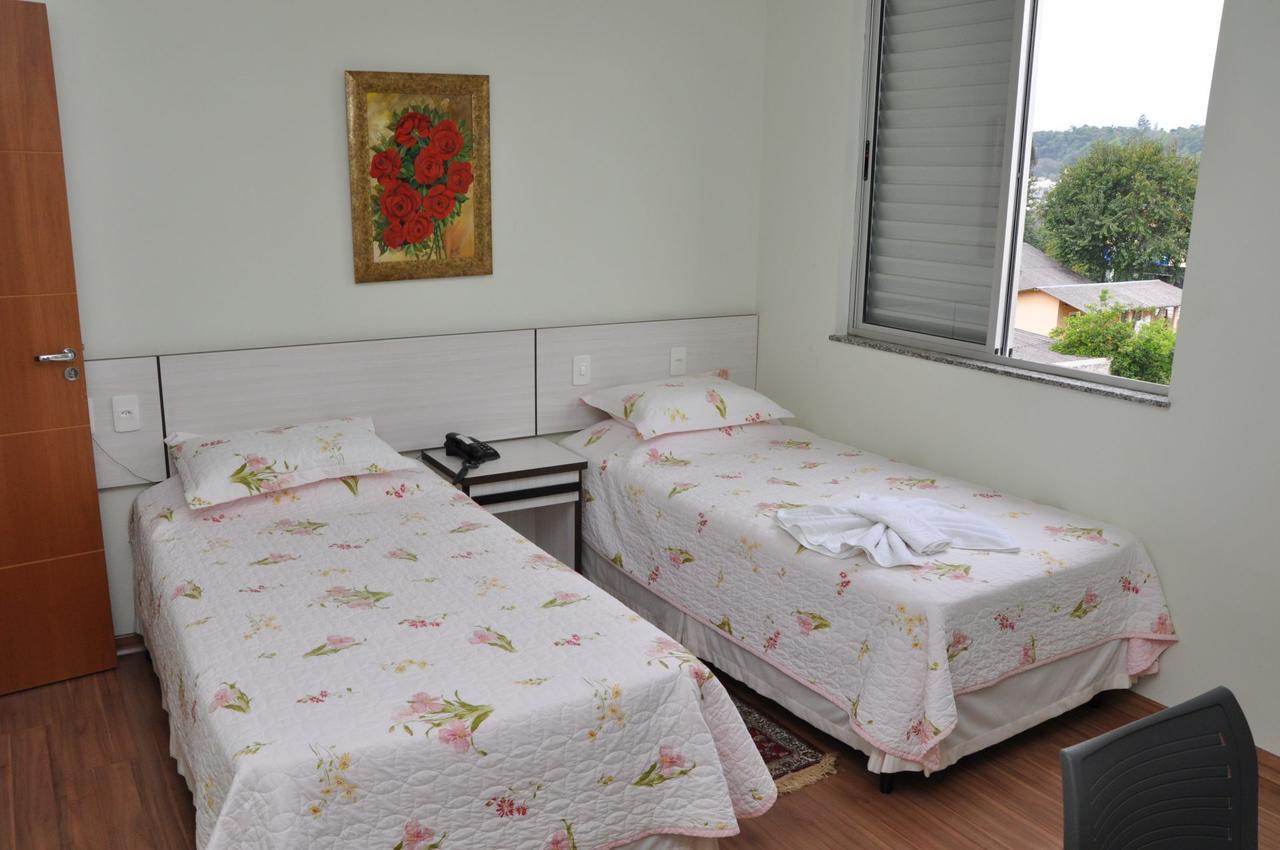 Hotel Lisbor Francisco Beltrão Екстериор снимка